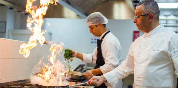 🍽  ودي اتعلم اطبخ على النارمثل ذولي واتحرك بسرعه واصقع بالكاسات
ومايتكسرون بس خااااااااايفه
🤩🤩🤩🤩🤩🤩🤩🤩🤩🤩🤩🤩🤩🤩🤩🤩🤩