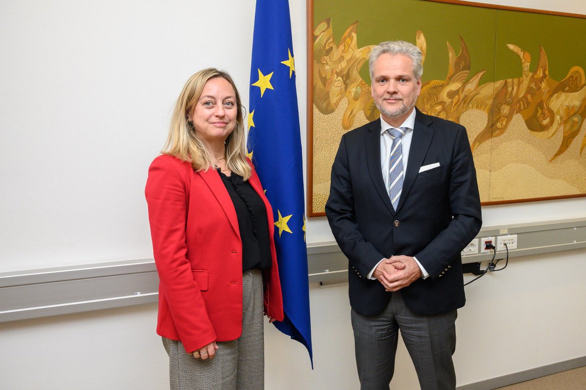 Good meeting with <a href="/EUAsylumAgency/">EU Agency for Asylum - EUAA</a> Head of IC Wipler.

A well functioning asylum system is crucial for BiH to manage migration in line with international human rights standards and for the 🇪🇺 path.

Glad that EUAA's expertise is supporting BiH in this. 🇪🇺🇧🇦
