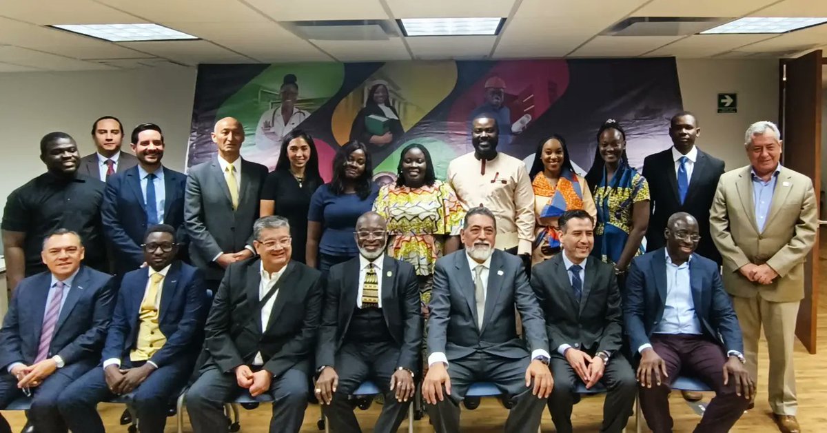 ComceOficial's tweet photo. Finaliza la Mesa Redonda de Inversión México-Ghana. Agradecemos al Sr. Grant de @gipcghana a su delegación y a nuestros asistentes. Esperamos que las relaciones de inversión y comercio entre México y Ghana se fortalezcan
#SomosCOMCE #México #investment #GIPC #Ghana #business https://t.co/vhaceXGrMK