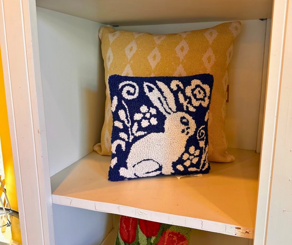 EastTowneSquare's tweet photo. the lemon tree has just what you need to get your home ready for Easter!  🐇 Stop in and get your home accessories today! https://t.co/OmqTWOFSCE