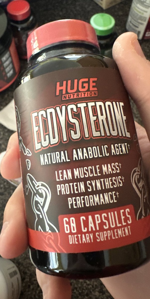 MattTalkToEm's tweet photo. RT @KingJames For those of y’all asking, these SUPERCHARGED my recovery! Can’t wait to help #Lakeshow get back to greatness with my brothers. Haters, STFU 🤬! #StriveForGreatnes🚀 https://t.co/wtfVA4sxe4