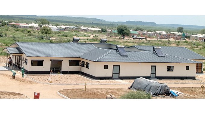 Twinsis50497431's tweet image. Pafeya the way President Mnangagwa's administration is  developing our motherland, Zimbabwe, there is NO NEED for elections gore rino. #NyikaInovakwaNeveneVayo #5MoreYears #5MILLIONVOTES #EDPfee