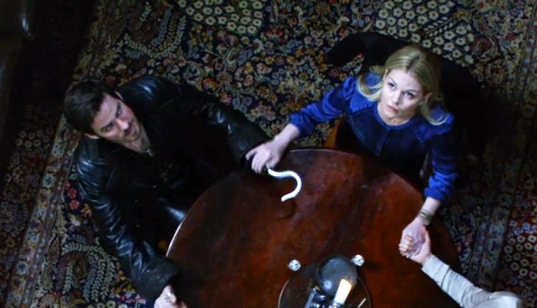 EnchantedSwans's tweet photo. ✨ CS Collection

CS aerial shots | 3x18
💙🤝💙

#captainswan #emmaswan #killianjones #jennifermorrison #colinodonoghue #onceuponatime #ouats3 #cscollection #aerialshots #csaesthetics https://t.co/rzxV5fGWFz