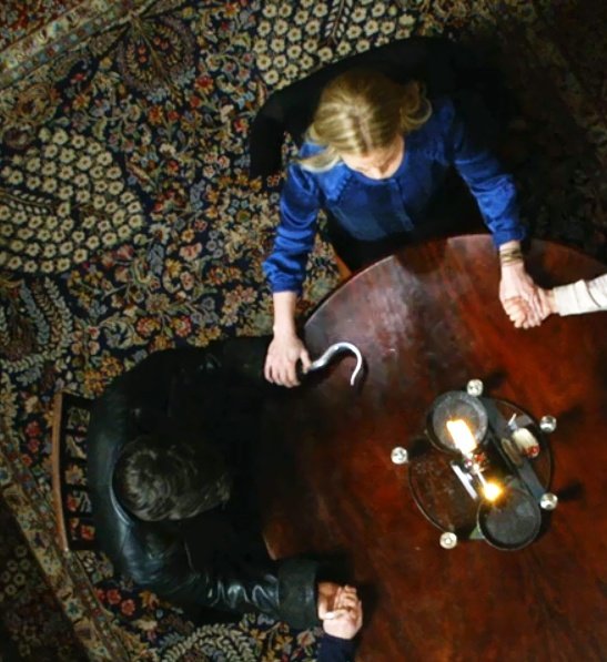 EnchantedSwans's tweet photo. ✨ CS Collection

CS aerial shots | 3x18
💙🤝💙

#captainswan #emmaswan #killianjones #jennifermorrison #colinodonoghue #onceuponatime #ouats3 #cscollection #aerialshots #csaesthetics https://t.co/rzxV5fGWFz