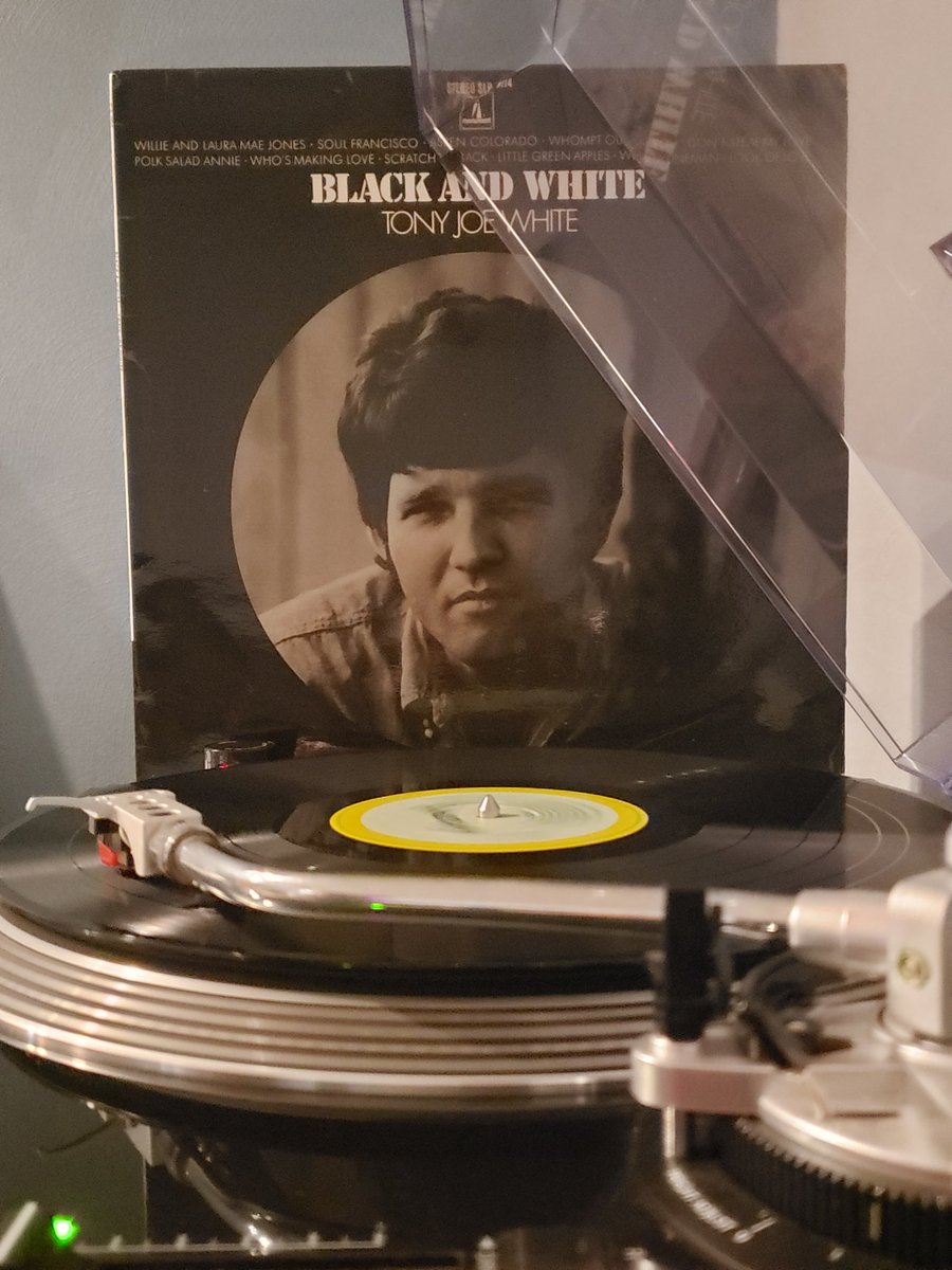 Tony Joe White - Black and White (1969).
German press. #nowspinning #vinyl #bluesrock #countryrock #countryfunk #tonyjoewhite