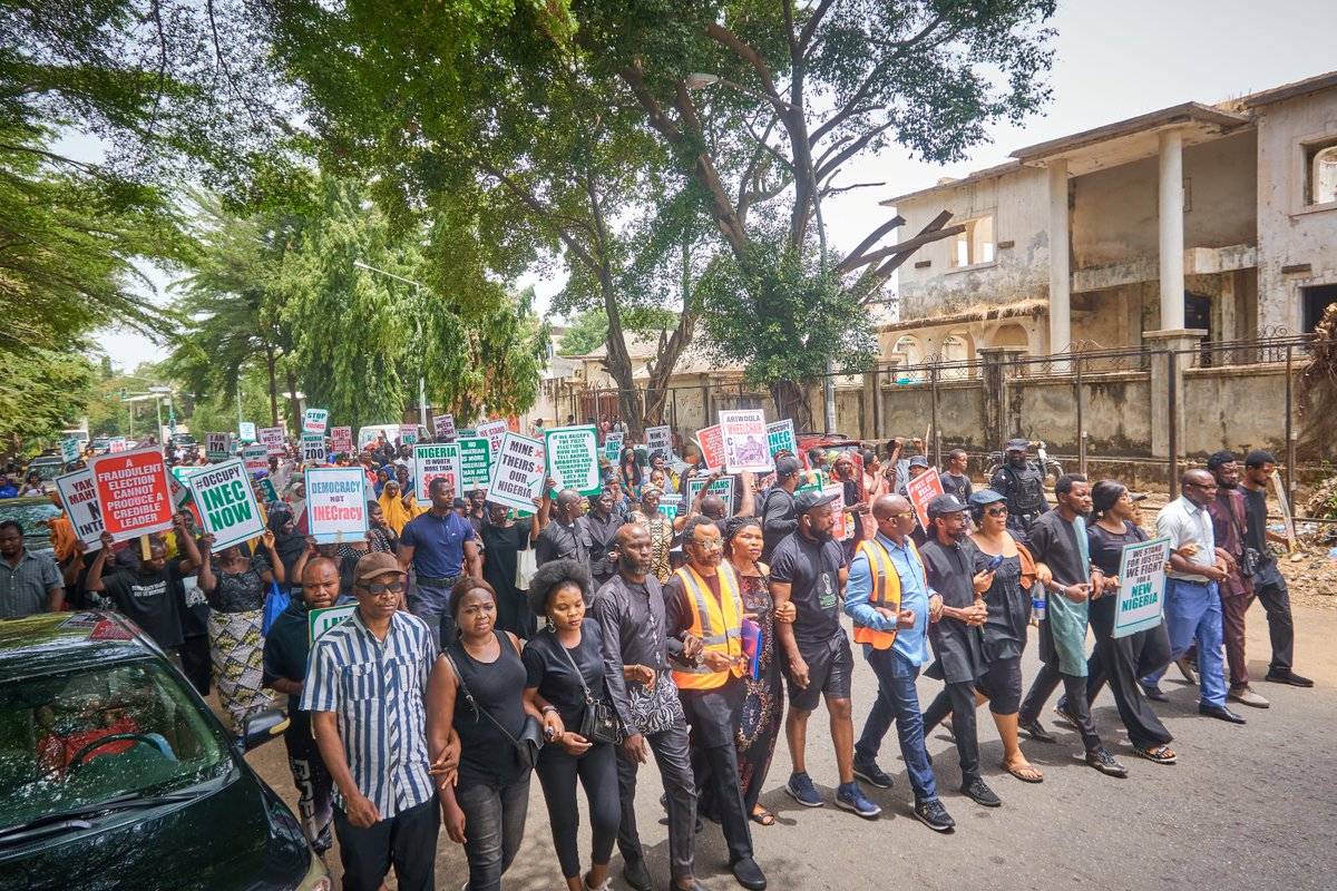 Drmopaul's tweet photo. Members of the Free Nigeria Movement have called on the Economic Community of West African States (ECOWAS) to advise the Nigerian government to heed the call for the cancellation of the presidential election of February 25th, 2023, by majority of the ordinary people of Nigerians https://t.co/bqmDz8sr2y