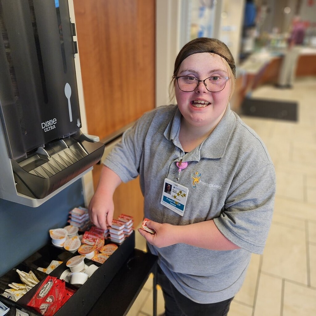 CSISDprojSEARCH's tweet image. Ella&apos;s internship in the Food Service department allows her to see many parts of the Food Service world!
In the morning, she works at Freshens, but in the afternoons, she works in the Cafe doing  stocking, cleaning tables, assisting customers, and any other tasks requested o…