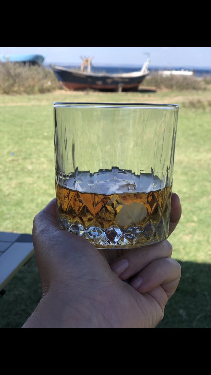 essqie's tweet photo. @whissskyy Yazdan kalma bir fotoyla katılalım bakalım🥃 https://t.co/nuBzn5vUIp