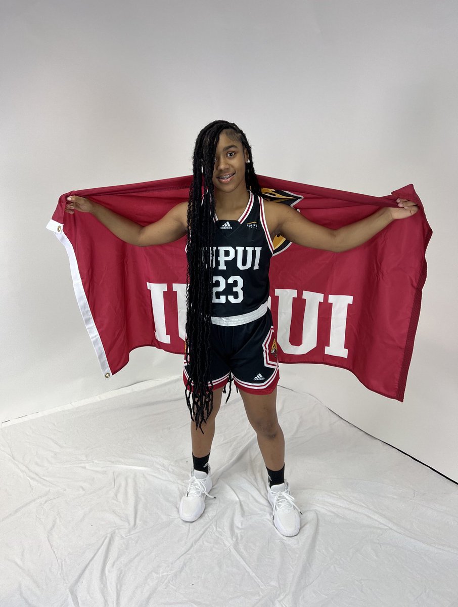 prep_lady's tweet photo. 1 DOWN 4 TO GO FOR PERFECT SCORE ON SENIORS GOING TO COLLEGE CONGRATS @KaylinMoorehead  @HYPELADYHOOPERS  @olivia_mcdavid  COMING LATER TODAY ! @CoachKateBruce #ADIDAS #BELIEVETHEHYPE https://t.co/Oq6kZMJiDF
