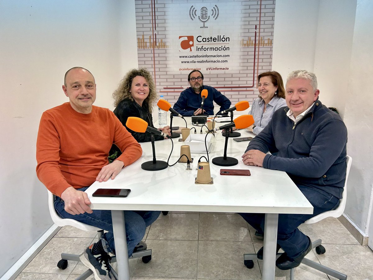 🎙️Esta tarde en la tertulia en Castellón Información. Repasando los temas de actualidad: incendio de Castellón, el bono de la cesta de la compra, ayudas al sector cerámico, entre otros. 

📌bit.ly/40KQoft

#radio #Actualidad  #tertulia
