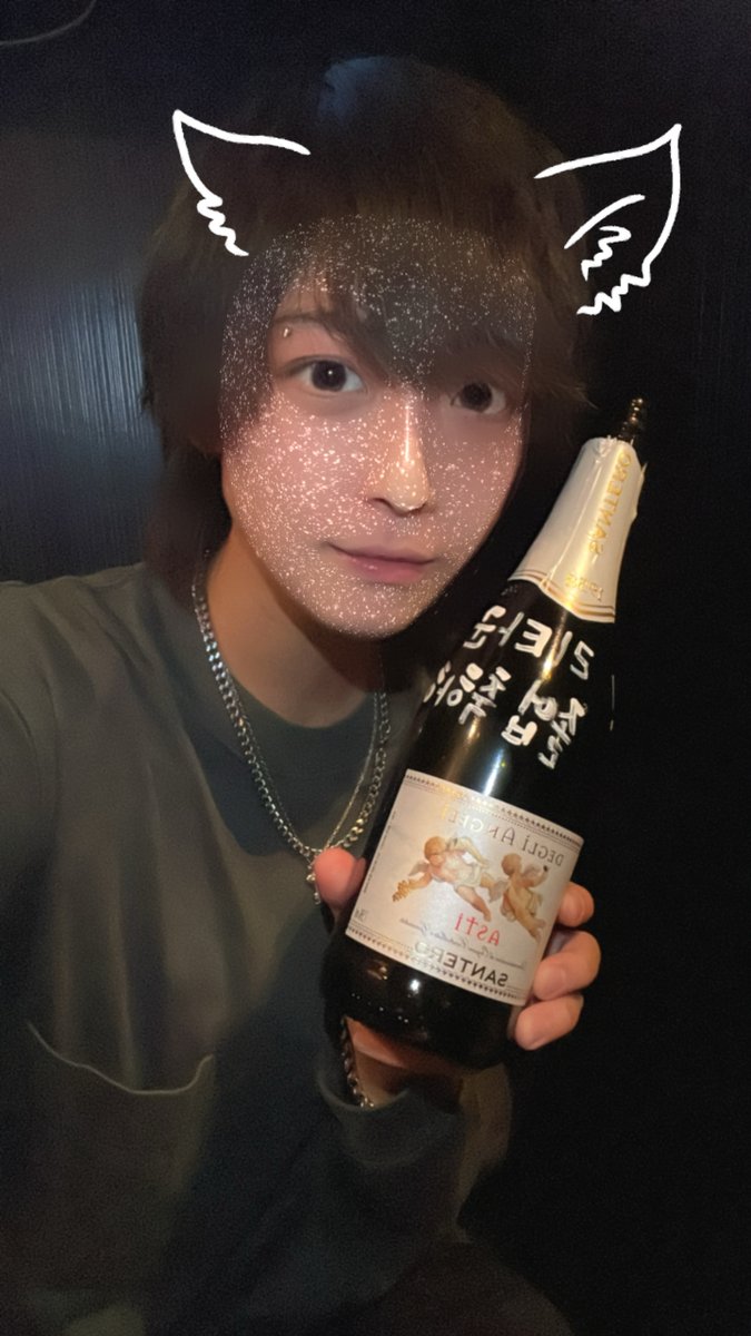 BianbarL's tweet photo. 3月29日(水)
出勤メンバー

かえ　20:00~5:00
りた　20:00~23:00
【営業時間】20:00~5:00 https://t.co/cQeT7lxvUG