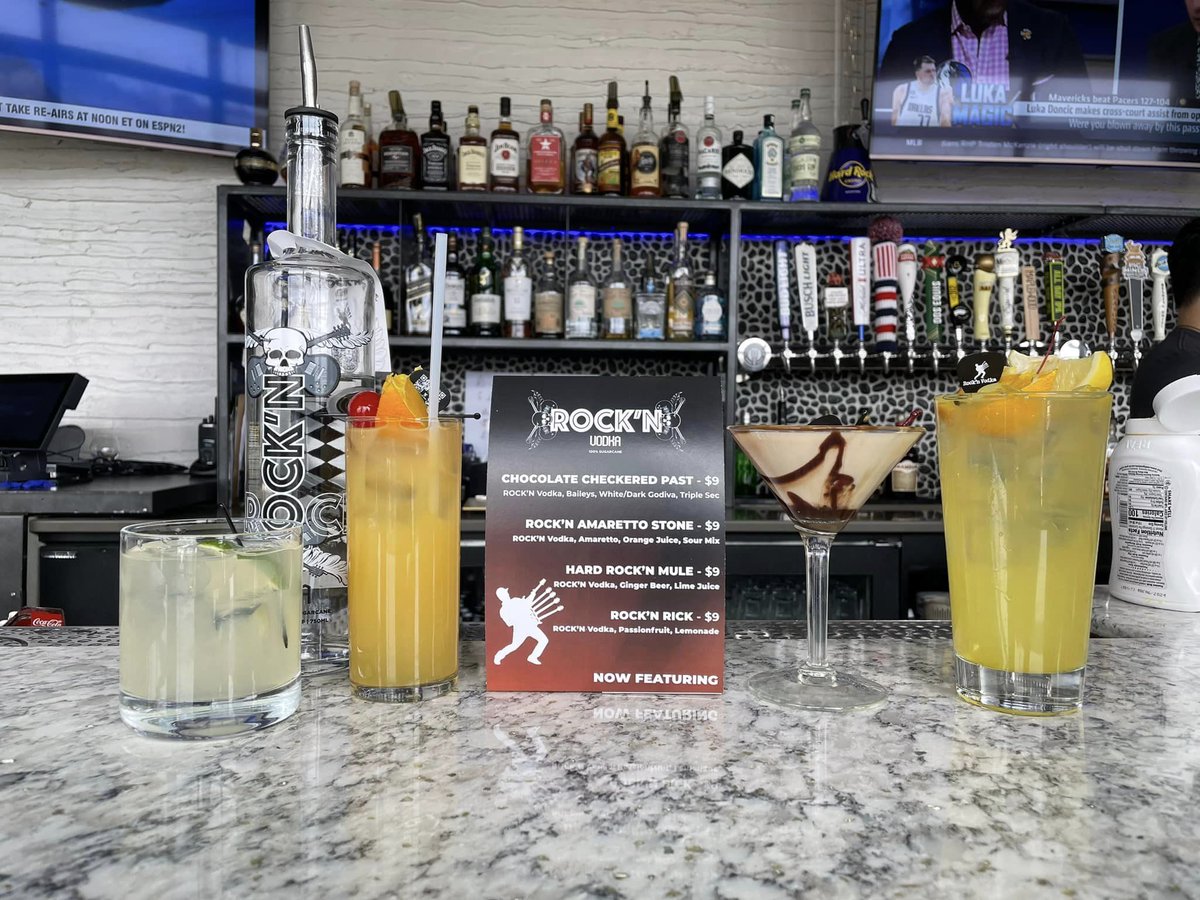 rocknvodkas's tweet photo. Great day of training at the @HRRockford! The staff here know how to have a ROCK'N time. Try the 4 new signature drinks with a souvenir in each drink @CheapTrickRick 

#hardrock #rocknvodka #training #signaturedrinks #ricknielsen https://t.co/JbCh5LBP69
