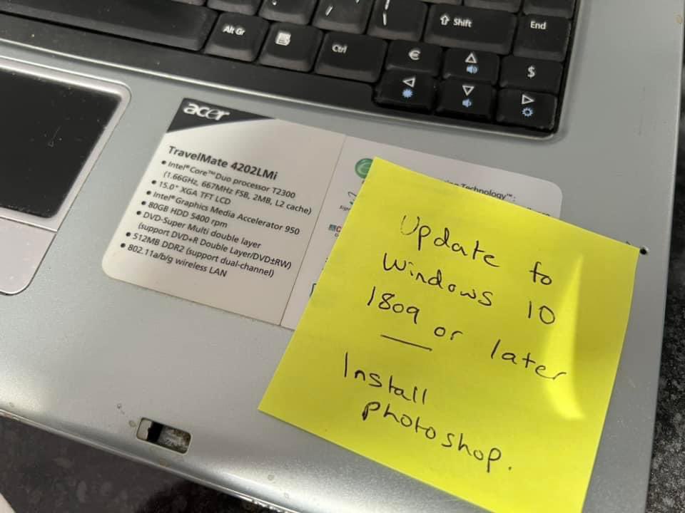 ThdField's tweet image. Time to lower a user's expectations slightly. 😬 #It #hardware #Photoshop