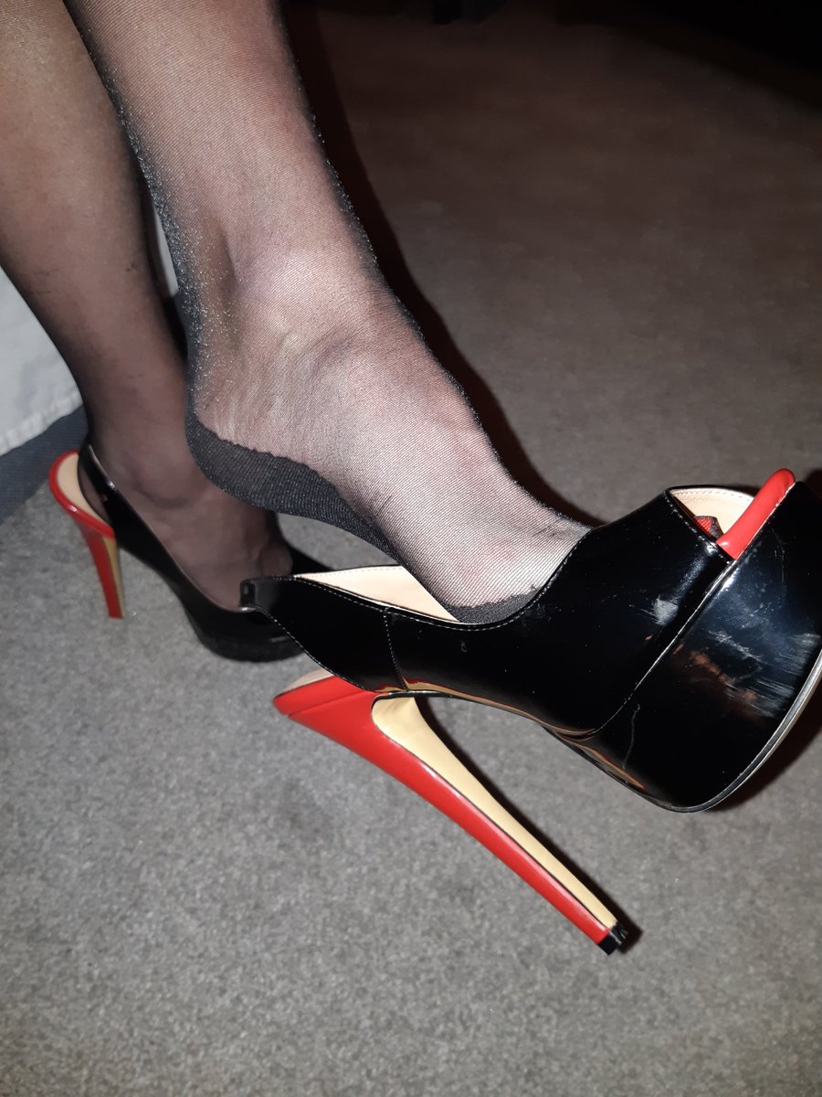 NylonLibrarian's tweet photo. Hubby enjoying a lovely evening of worshipping my nylon feet and shoes, Are you twitching thinking about it.

#nylons #stockings #footsex #footfetish #nylonfeet #shoefetish #shoelicking #treatme #sendnow https://t.co/7x4nnGSHZW