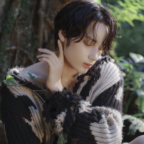 brforyeji's tweet photo. • yeonjun or huening kai https://t.co/TAt8NChSsU
