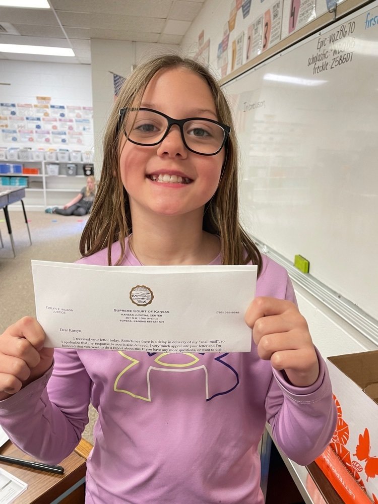 Karsyn received a letter from Kansas Supreme Court Justice Evelyn Wilson! 

Karsyn wrote Justice Wilson to ask her some questions for her project. She will be Justice Wilson for the Famous Kansans wax museum! She is so excited!

#ksedchat #ksed