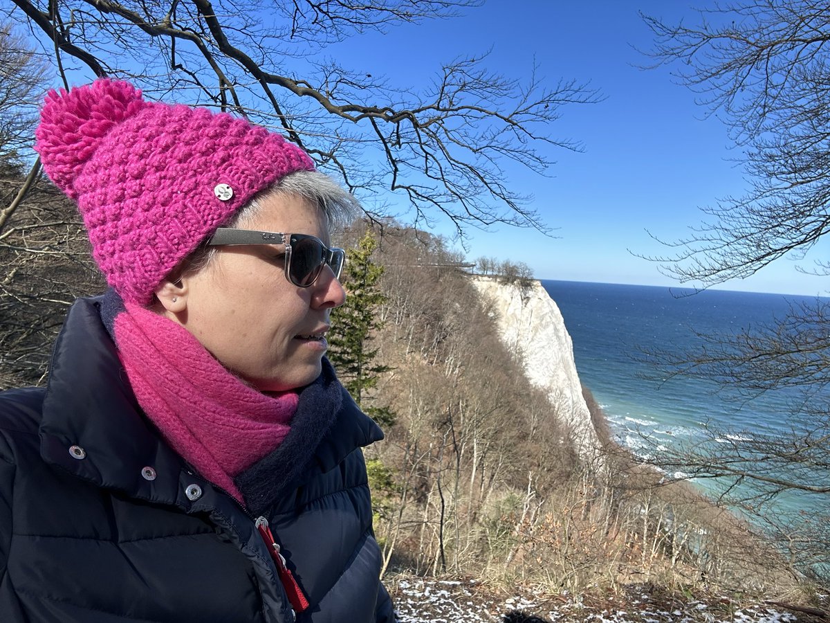 JenniferHopp_'s tweet photo. Kaiserwetter am Königsstuhl ☀️😎 @Kreidekueste @inselruegen #ostsee #aufdenSpurenvonCasparDavid https://t.co/VcIAVfQmZk