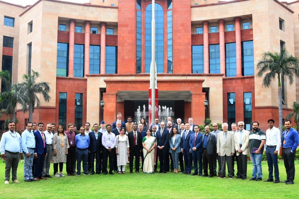 DoWCTO's tweet photo. Recently, the U.S. – India Joint Technical Group (JTG), led by Mr. Terry Emmert of @DeptofDefense, and Dr. Chandrika Kaushik, Dir. Gen, @DRDO_India, convened the 22nd JTG meeting to discuss opportunities to advance defense #science and #technology collaboration between 🇺🇸 and 🇮🇳 https://t.co/6XjHbRQtK5