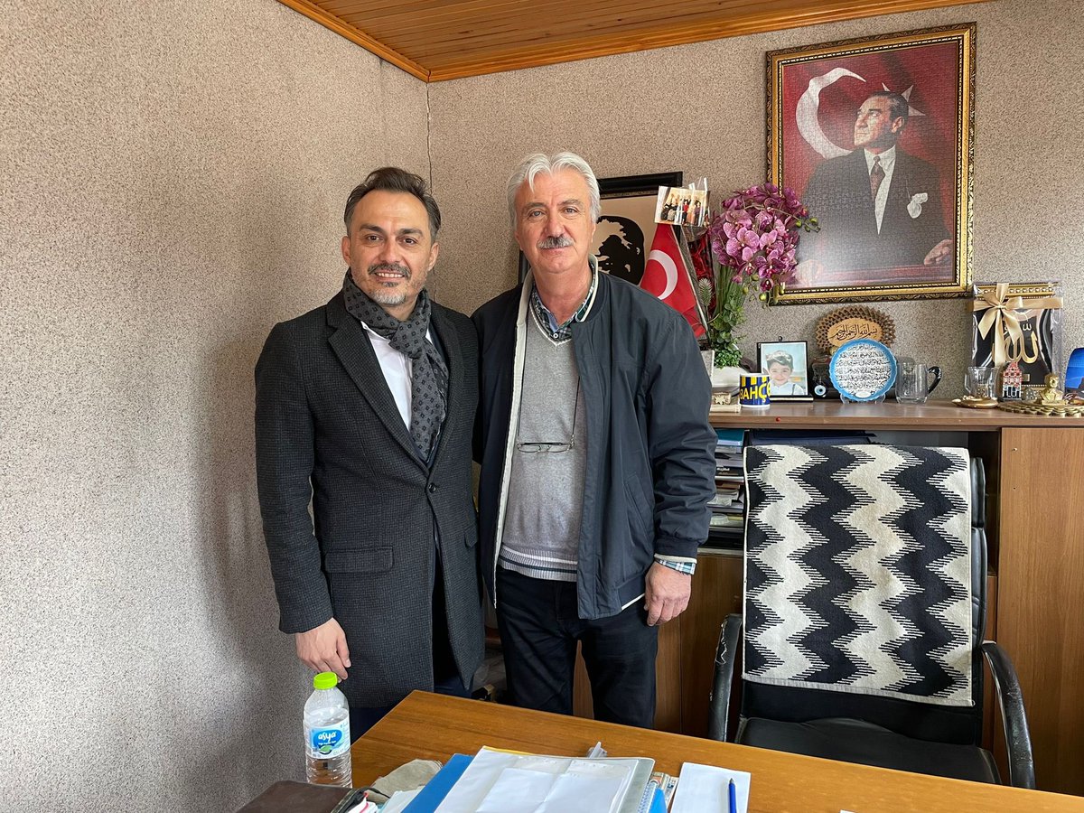 Yeniçağa eski CHP İlçe Başkanı Sn. Birol Gürel, Gerede CHP İlçe Başkanı Sn. Bekir Uzun ve Dörtdivan CHP İlçe Başkanı Sn.Aydoğan Aslantaş ve yönetimini ziyaret ettik. Kıymetli başkanlarıma misafirperverliklerinden dolayı teşekkür ediyorum.