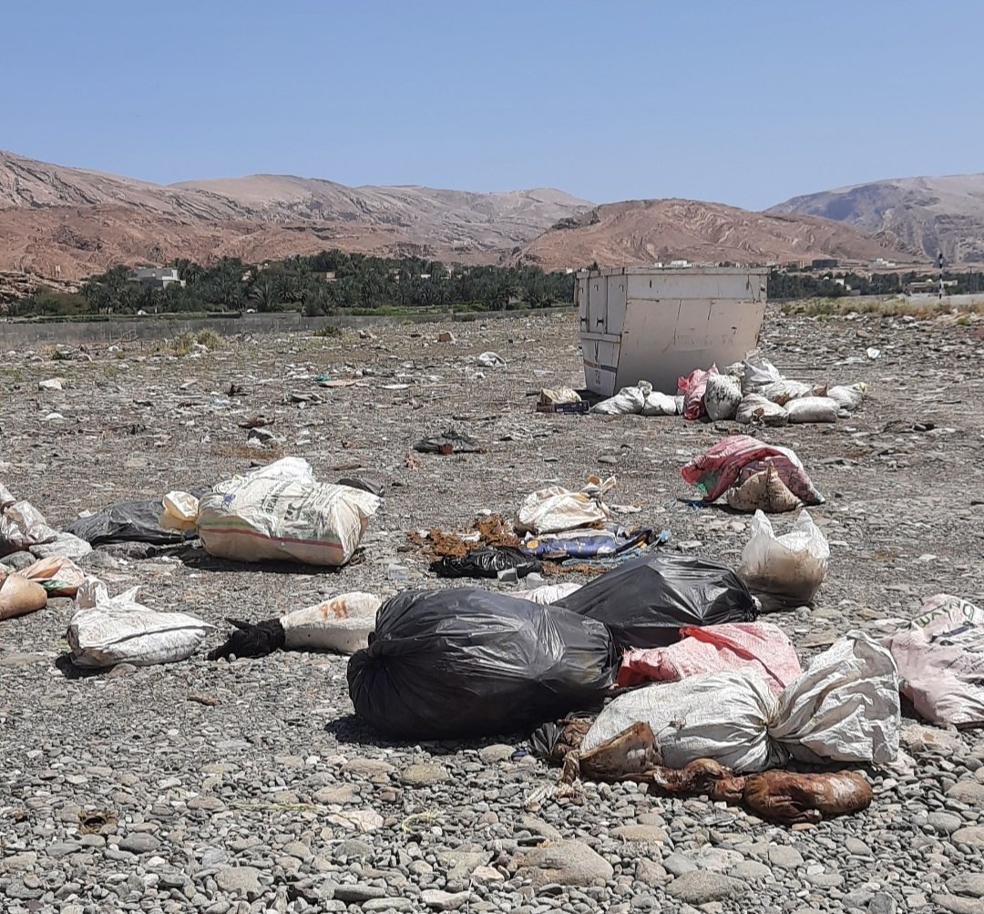 #التواصل_الحكومي و #جهاز_الرقابة_المالية_والإدارية متابعة هذا الاهمال للعقود الحكومية والتعدي على صحة المواطنين مسؤوليتكم أمام مولانا السلطان حفظه الله ورعاة ونحن ننتظر اجراءاتكم تجاه @omanbeah
#عمان أمانة في أعناقنا جميعاً #الظاهرة #ضنك #فدى