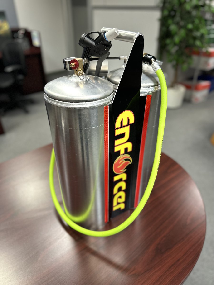 AJStoneCompany's tweet photo. #NewProduct Alert 🔥 Enforcer Air, 3 Gallon Portable CAFS System 👊🏼 https://t.co/qrzmNHpoVL