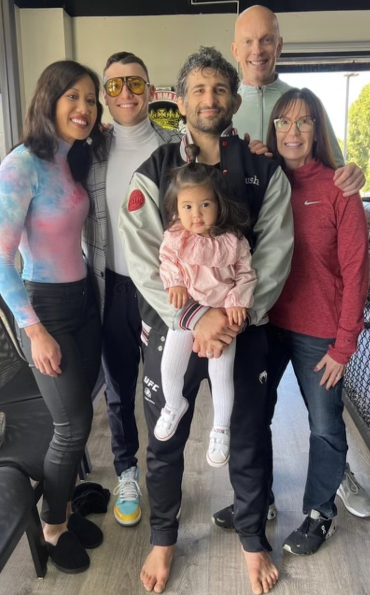 50x UFC jacket presentation yesterday to @beneildariush. Thank you @TheSchmo312, @HelenYeeSports and @kings_mma for helping us pull off the surprise with family and teammates in attendance.