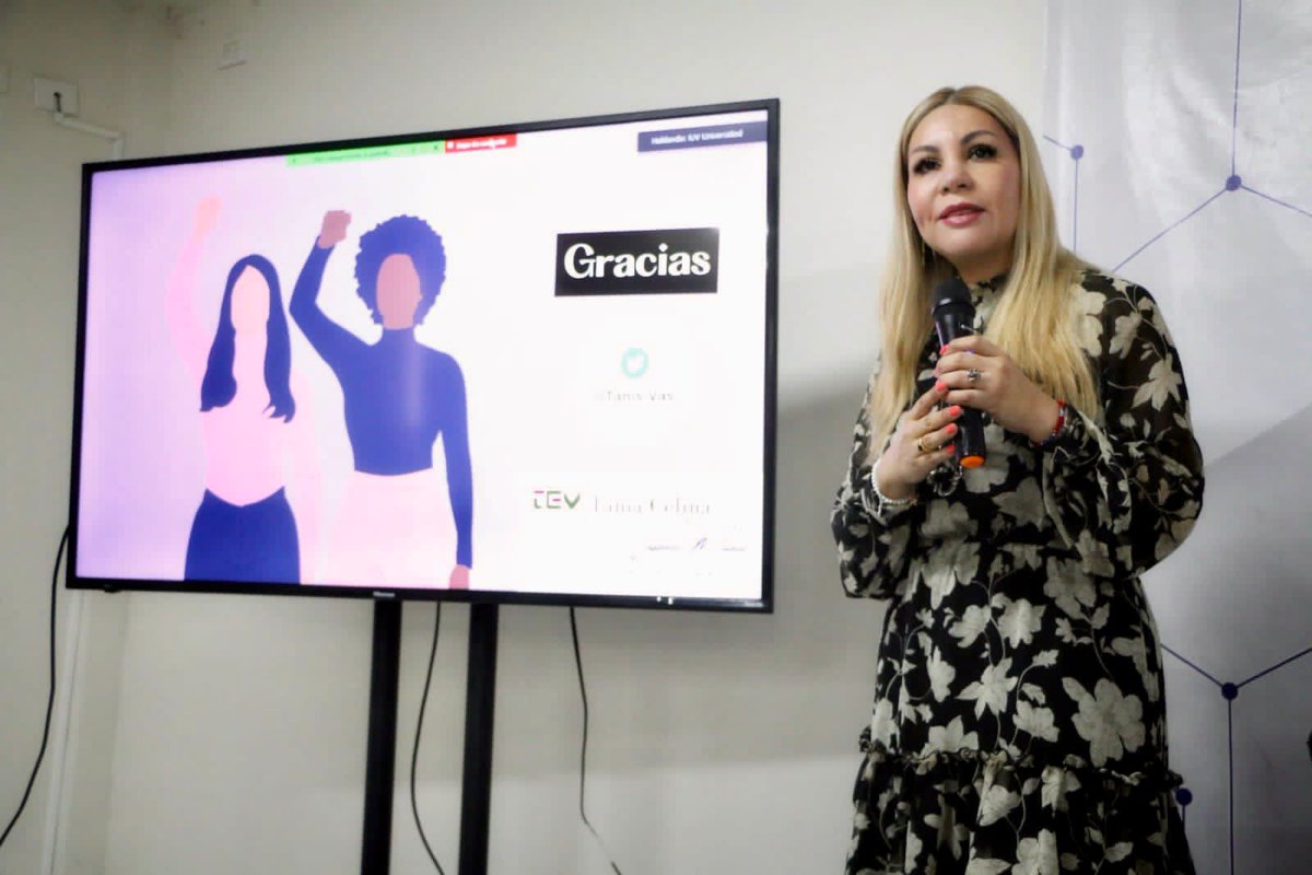 Tanis_Vas's tweet photo. El día de ayer, sostuve una charla con jóvenes del @IUVUniversidad, en donde platicamos sobre la violencia política contra las mujeres en razón de género, ello, con el fin de identificarla, sancionarla y erradicarla.

Agradezco al rector @ayatzing por la invitación. https://t.co/nDF1CbtaUY