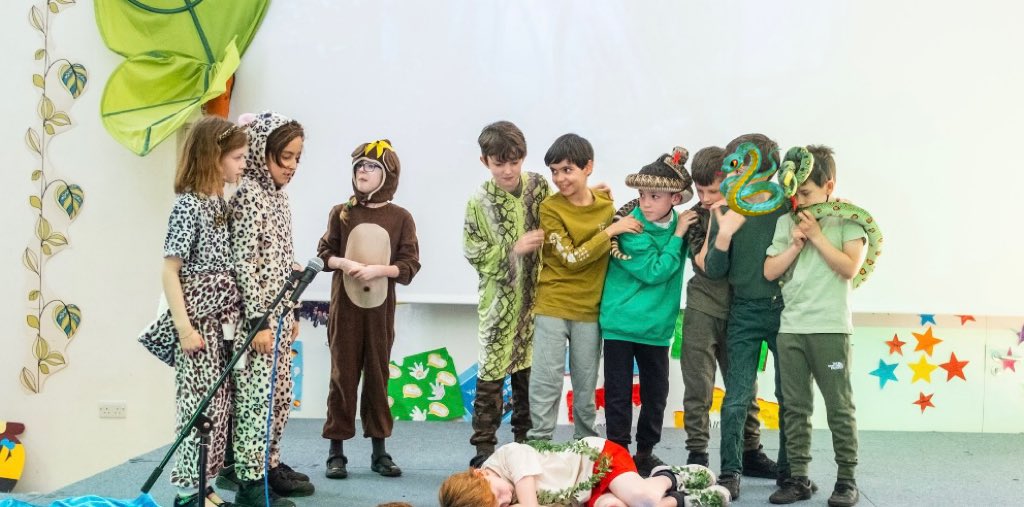 KPSFeed's tweet photo. #KPSYear4 A HUGE well done to our amazing cast of The Jungle Book! Don’t forget you can purchase a photograph of all of Year 3 and 4 from our #KPSFriends🌴🐆🐍 #KnavesmireCharacter #KPS50Things #Fun #Creative https://t.co/AX6CRVJOTs