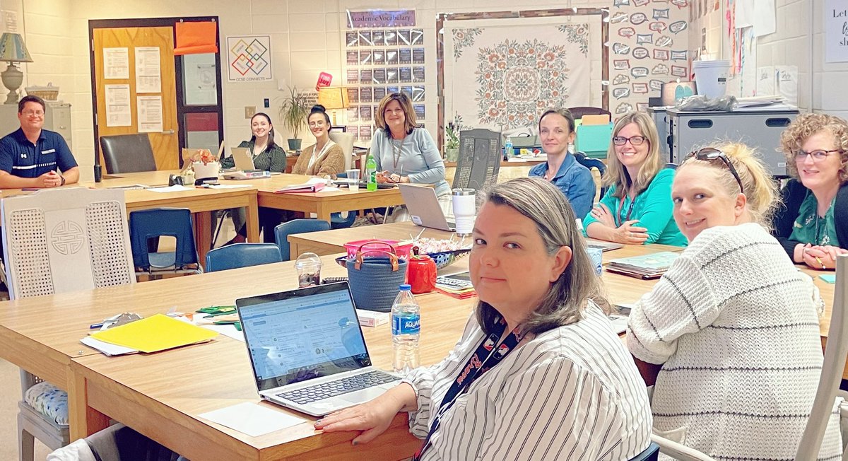 Guess what 6th grade teachers are up to today <a href="/WoodstockMS/">Woodstock MS</a>? Planning a STEM interdisciplinary project!  We are gearing up for our Bird Feeder project- business plans, building feeders, research, persuasive letters, &amp; graphing statistical information! Show what you know! #WMSStem