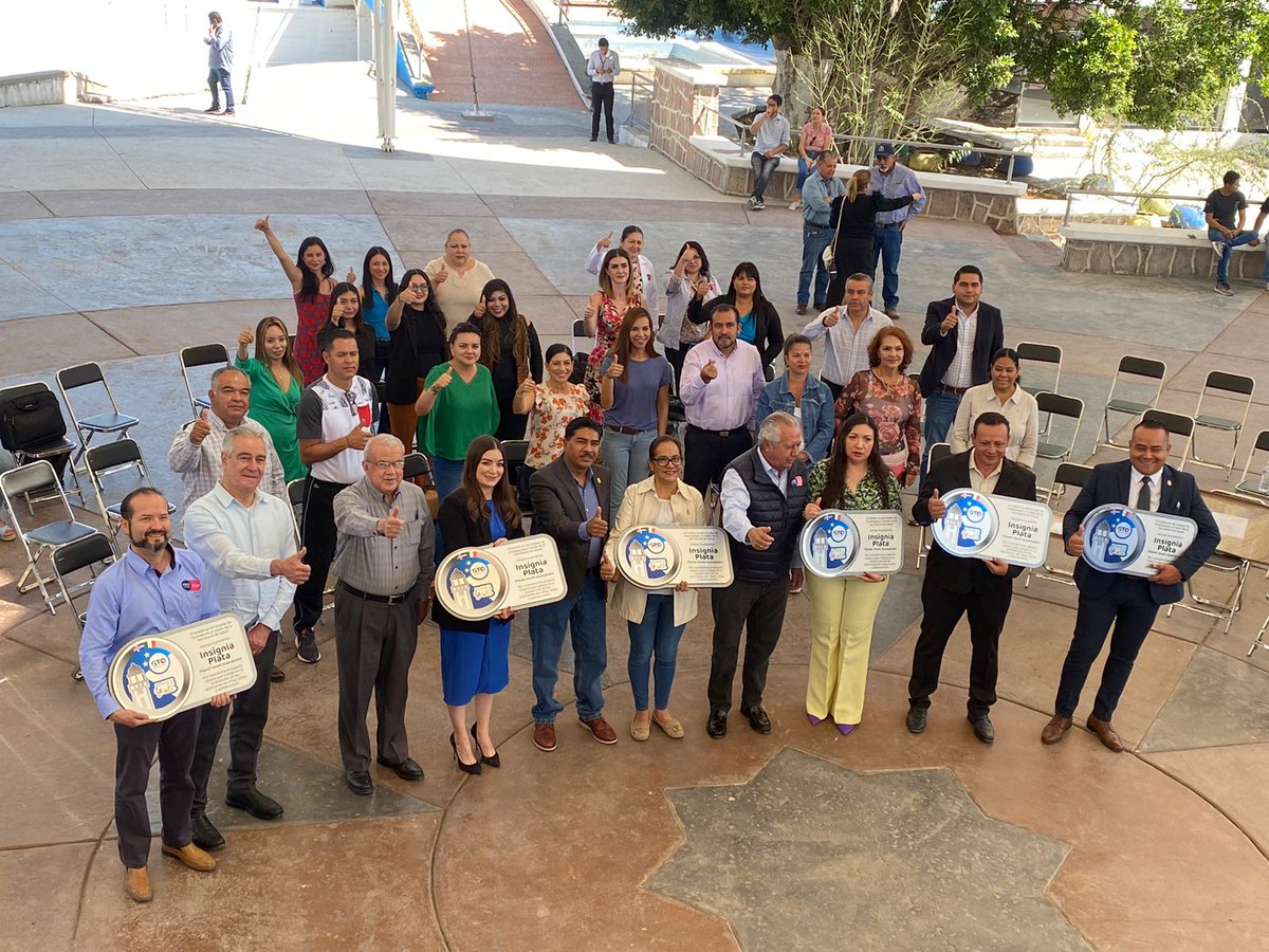 Felicito al equipo de @PlanetYouthGTO  #PurísimadelRincón por otorgar  5 insignias de #PlanetYouth a las dependencias municipales de DIF, Dirección General de Planeación y Desarrollo, COMUDE, Comunicación Social, Caises, y al Hospital Comunitario.