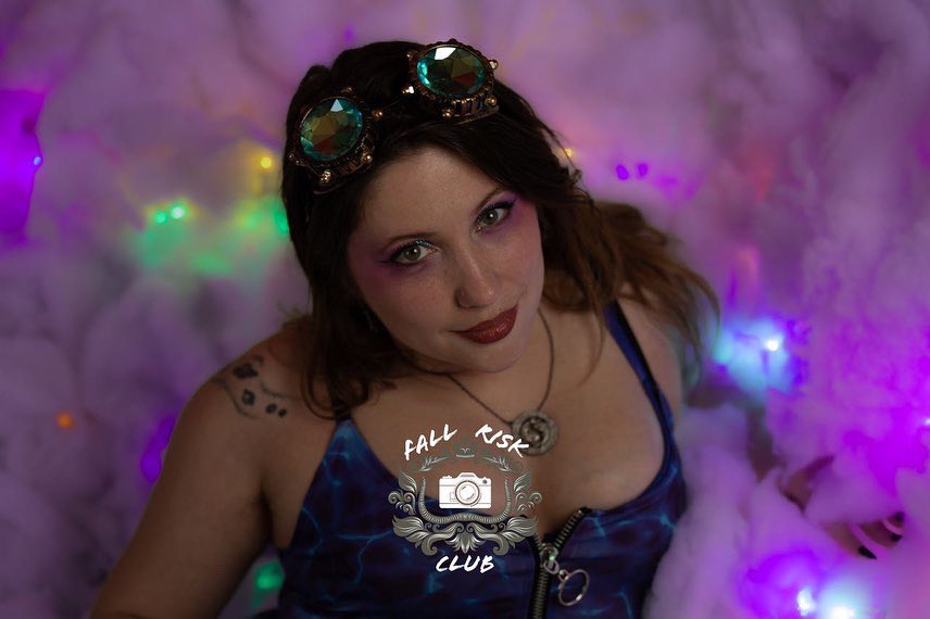 crypticweeb13's tweet photo. Life in the clouds is so much better than on the ground 💫🌥🌬

#photograghy #model #cloud #steampunk #dreamy https://t.co/LEUyj7EfOP