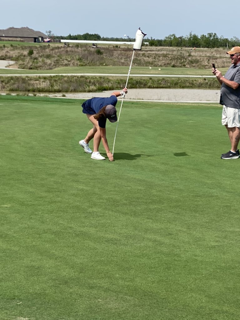 STMCOUGARGOLF's tweet photo. First high school tournament…….20 mph wind……..what do you do……….make your 1st hole in one!!!!!!!!!!
Congratulations Campbell Dunn.   Many more exciting shots are in your future!!!!! https://t.co/o3cgrjurZ4