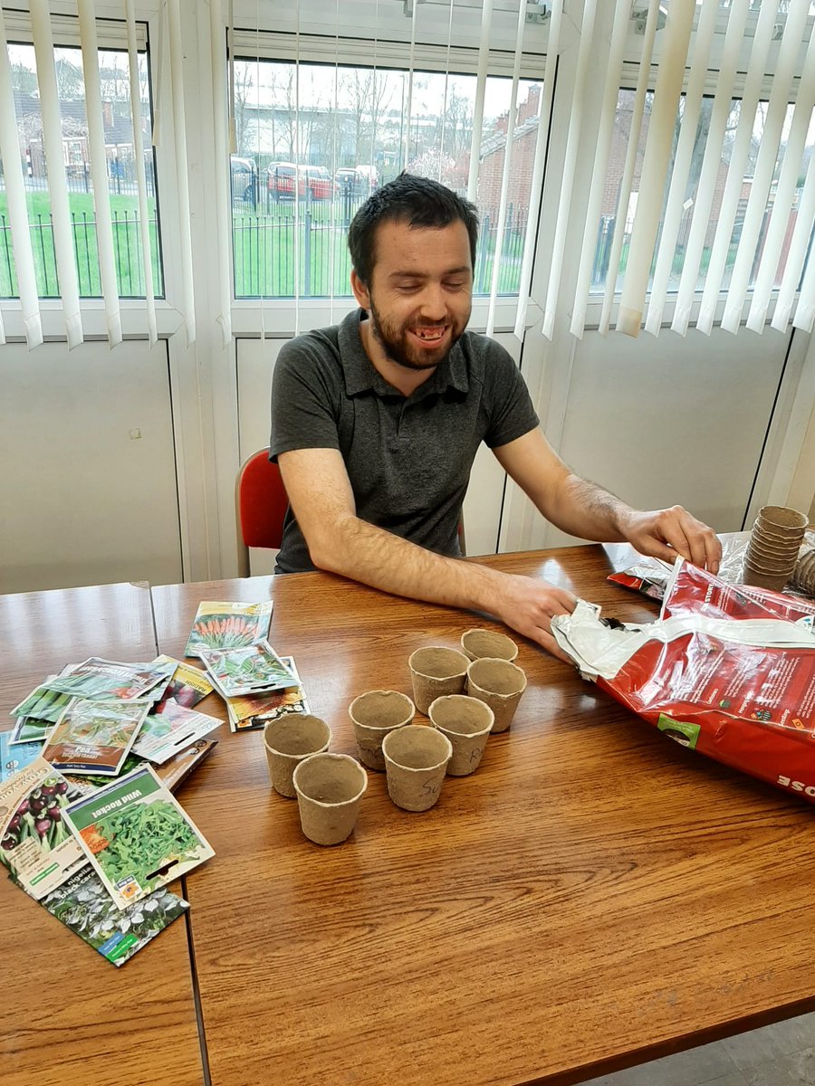 wildlingsDN's tweet photo. Planting seeds for new beginnings over in Denaby at our social group to promote a positive mindset
@Donc_Comm_South
@Con_DenabyFirst
@CarersDoncaster
@SouthPcn
@pfgdoncaster
@WellDoncaster https://t.co/TmdbUpEtQk