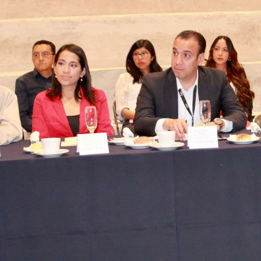JorgeEnriqueHM's tweet photo. #GTO es un gran ejemplo de participación social en la educación, prueba de ello es el #COMUPAEE en #León. En su 8va. Sesión conocimos los avances y el gran trabajo educativo de grandes aliados de este municipio que colaboran comprometidos con la niñez y juventud leonesa. https://t.co/nof7PpNMMb