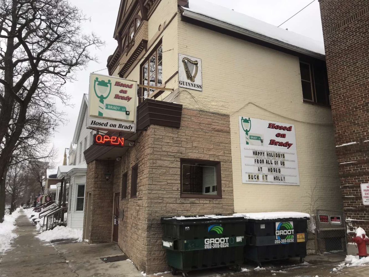 DivesOfWI's tweet image. 🚨Matchup (7/8) in Round 2🚨

(7) Hosed on Brady, Milwaukee

v. 

(10) The Annex, Platteville

VOTE in the poll below AND quote this tweet with your favorite for an extra two votes!