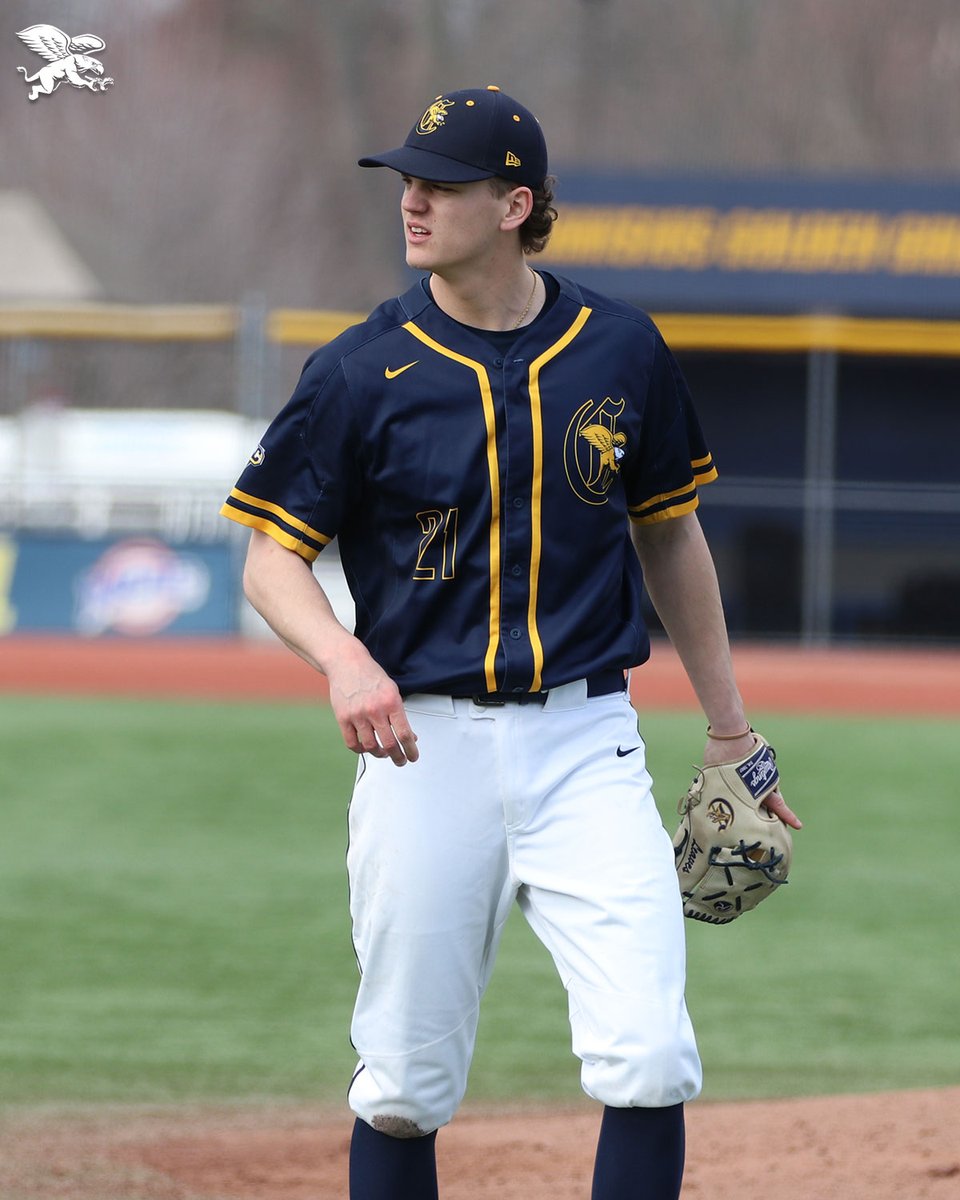 Four strikeouts in three scoreless for Levi. 🔥

#Griffs
