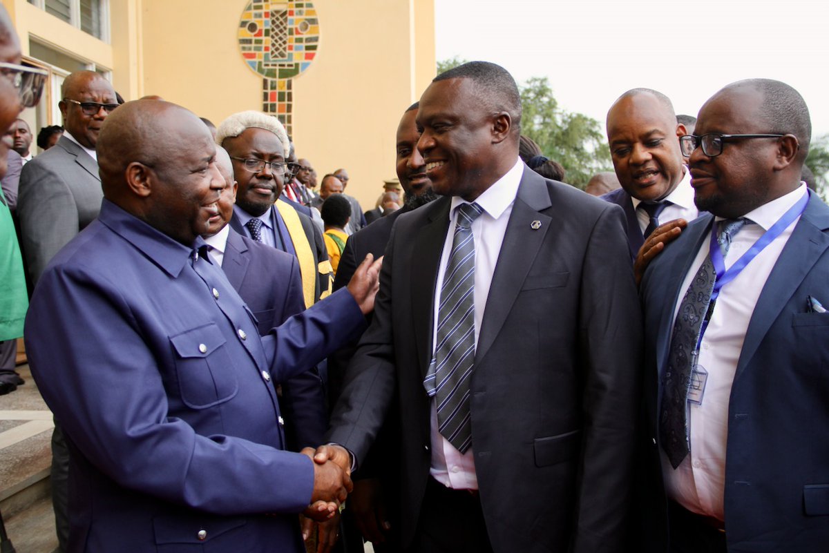 I am honoured to meet 
H.E. Evariste Ndayishimiye, the President of the Republic of Burundi in Bujumbura after the official opening of 3rd sitting of the 1st session of 5th  EALA Assembly!
<a href="/GeneralNeva/">SE Evariste Ndayishimiye</a>
<a href="/EA_Bunge/">EALA</a>
