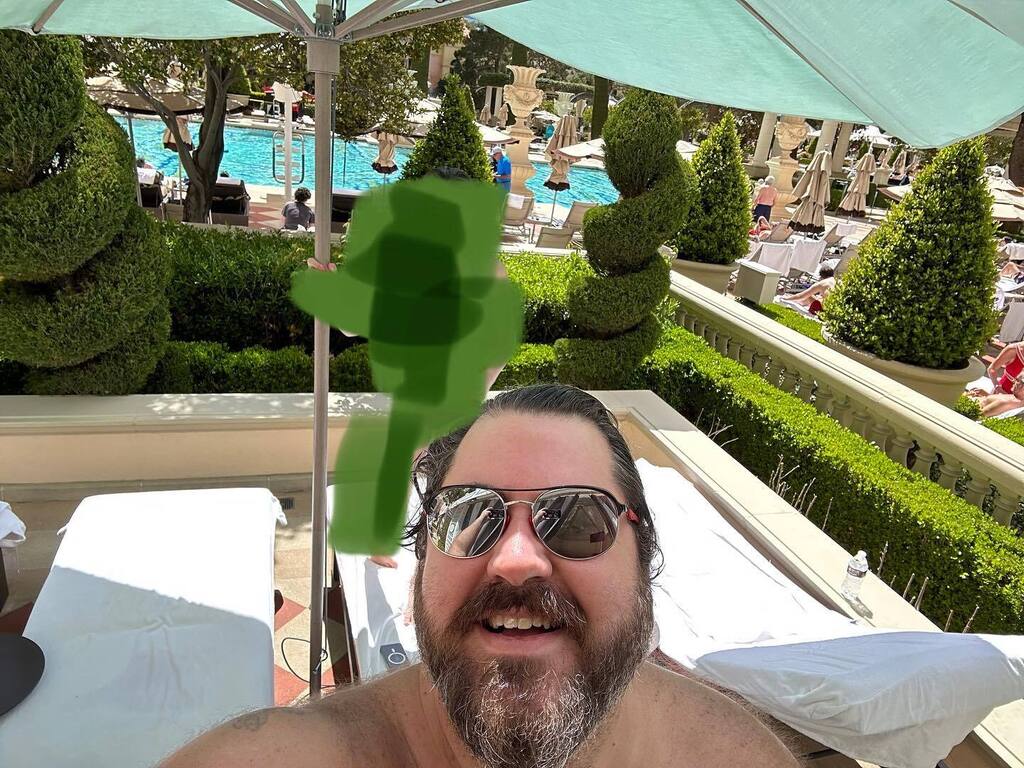 dewaddle's tweet photo. Woke up in Indy……..poolside by 10am local time. Does not suck. When you can’t check in until the afternoon a cabana will do. Audrey NOT pictured as directed. #vegas #springbreak #Bellagio #Isaac&amp;Audrey https://t.co/rHpRrsoeo9 https://t.co/zoZRUaJqyq