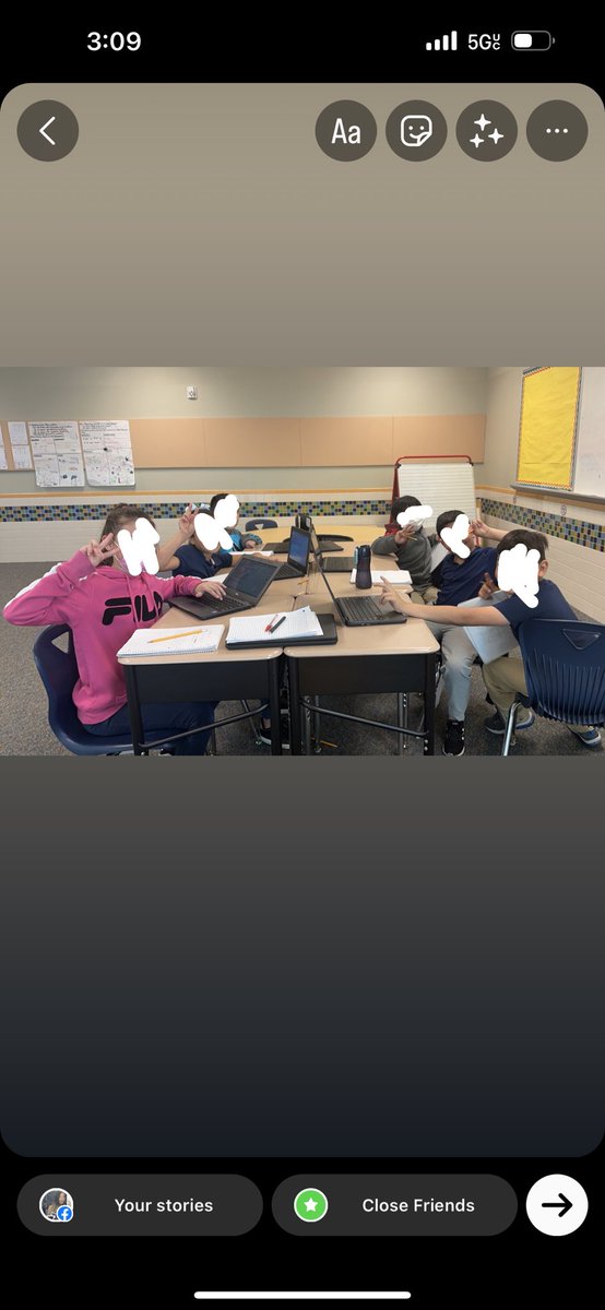 msflores_y's tweet photo. Taking notes on a non-fiction informative text using boxes and bullets with our Spanish testers!  #3rdgrade #ELA #RGE #SBISD #bilingual #notes #smallgroup https://t.co/U2gZOZJPKY