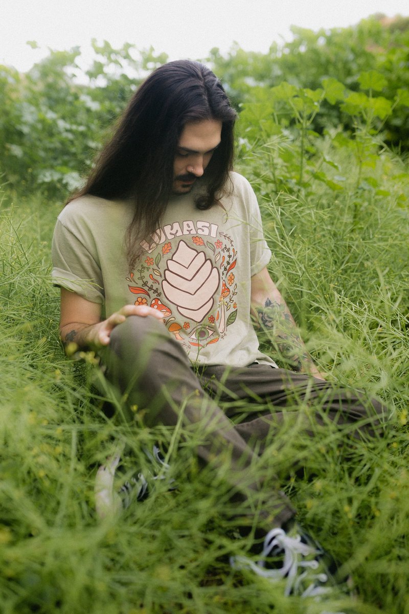 lumasimusic's tweet photo. FIRST EVER LUMASI MERCH DROPPING FRIDAY 3/31 @ 12PM CST
•
•
special thanks to @ blooming.lau (insta) for the amazing desgin, @aanyanigam for these beautiful photos, @averyysweet for all the help and support, and everyone who pre-ordered 💚 https://t.co/q2Y0bvh6OI