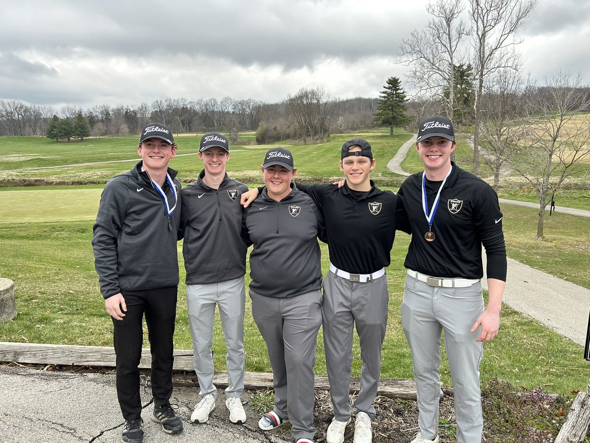 WitthausFHSD's tweet photo. JV Knights finished 3rd at the 17th Annual Jordan Scheer Memorial Tournament at Wolf Hollow. Congrats to Connor Neu for finishing 3rd and Jackson McGowan for finishing 4th individually. https://t.co/NHpOsgZ0gA