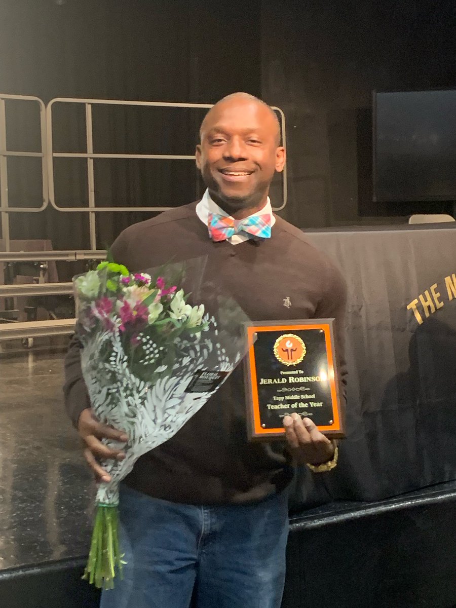 notesandnuggets's tweet photo. Is your brother the @tapn2Tapp TOTY?? Because mine is!!! Love you and congratulations @ArtByLevar !!!! #noteworthynuggets https://t.co/bPf5OiYtp6