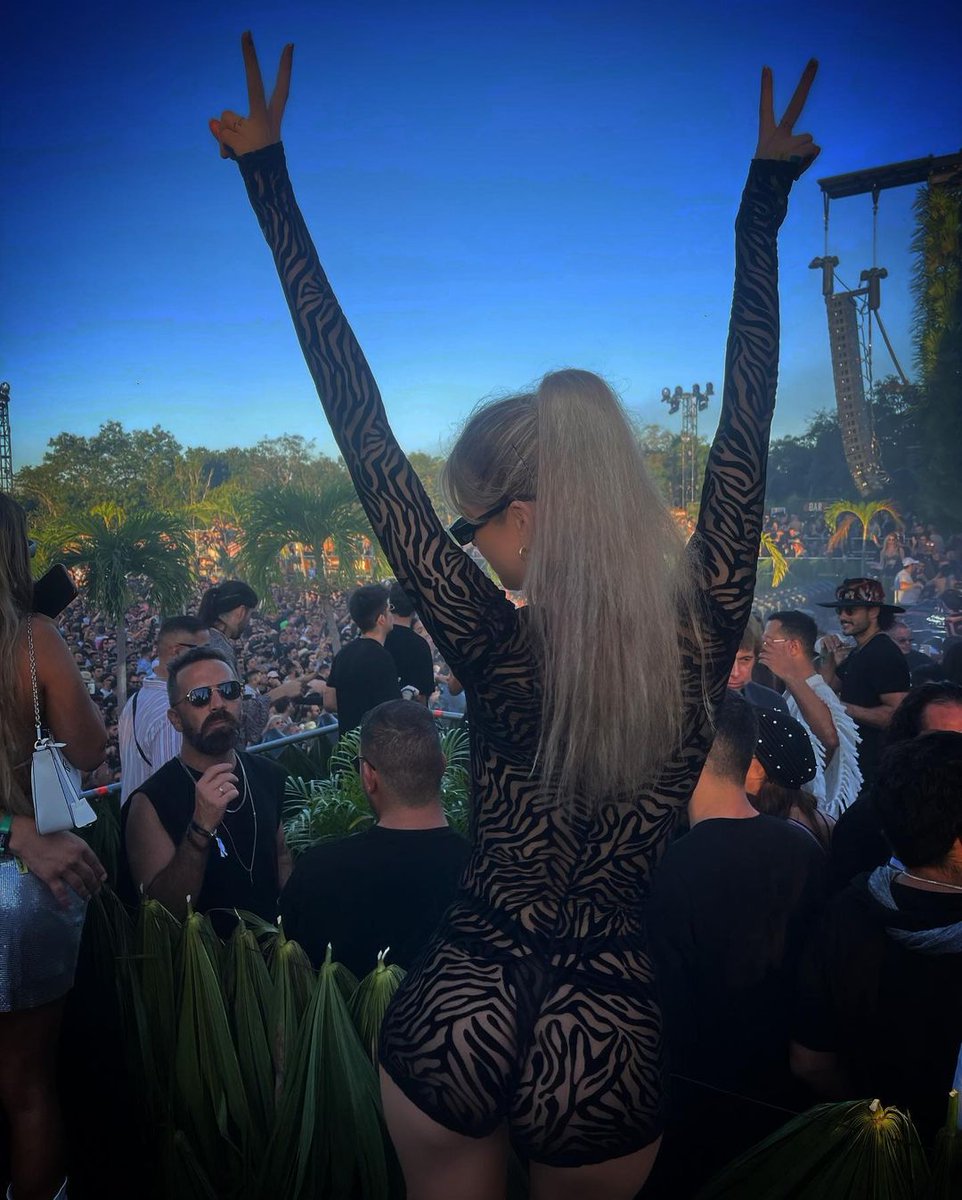 FatimaRashedPo's tweet image. If you sleep enough, you don't have to wake up in your life.