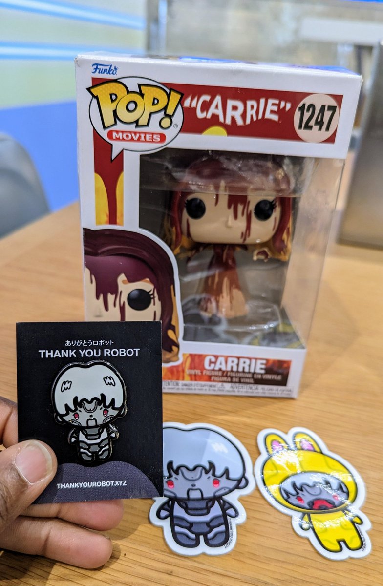 sh3k1n4h's tweet photo. Gifts, toys, #comics, and graphic novels from LA with @NikDraperIvey #StaticBeyond, Milestone Media ✊🏾30th anniversary Static Shock ⚡, and @ThankYouRobotco 🤖 by @Naemaurum, plus shout-out to the @Chainhoppers #comic store debut! 🥳 https://t.co/5ITfZygMC4