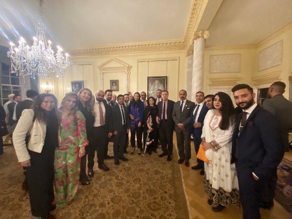 With prominent members of ⁦@ConservativeFOP⁩ as we @conservatives welcome Muslims of Pakistani heritage to ⁦@10DowningStreet⁩ tonight for an Iftar. Delicious food provided by ⁦@SpiceVilTooting⁩ #Ramadan2023