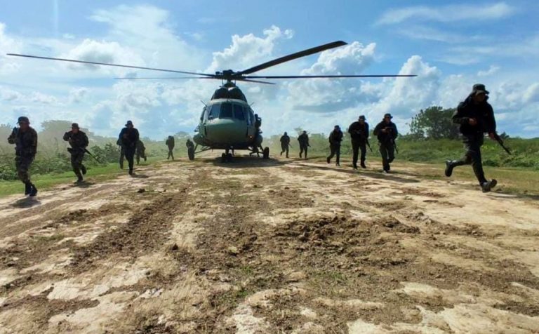 FANB permanece desplegada en Zulia destruyendo pistas clandestinas usadas por el narcotráfico bit.ly/3TTPdbq #DuroContraLaCorrupción