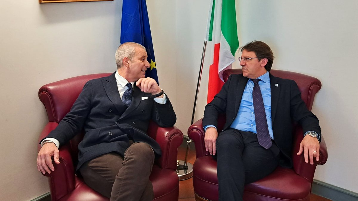 Oggi ho incontrato @PTridico, presidente di @INPS_it

Un appuntamento proficuo e molto produttivo per parlare delle pensioni degli italiani all'estero, un problema che tocca tutta la nostra comunità, e iniziare a mettere le basi per una riforma necessaria.

#italianinelmondo