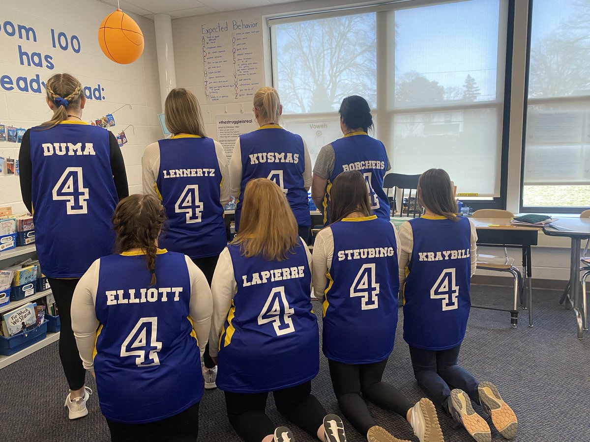 Today was #TeamworkTuesday & Rogers Grade 4 team is one of the very best🏀🧡🦅