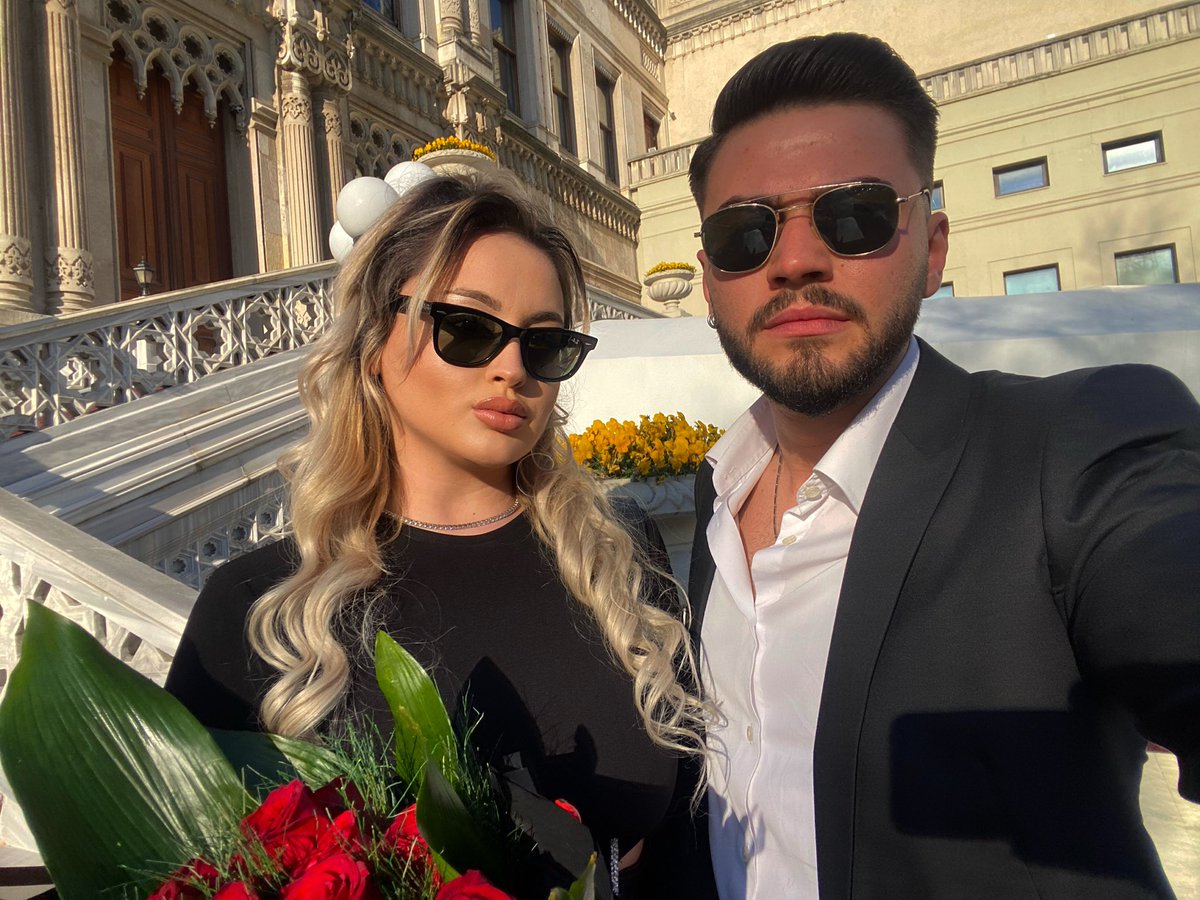 ecemmyz's tweet photo. Ben elendim arkadaşlar 🧿 https://t.co/5kxRwI1bAH