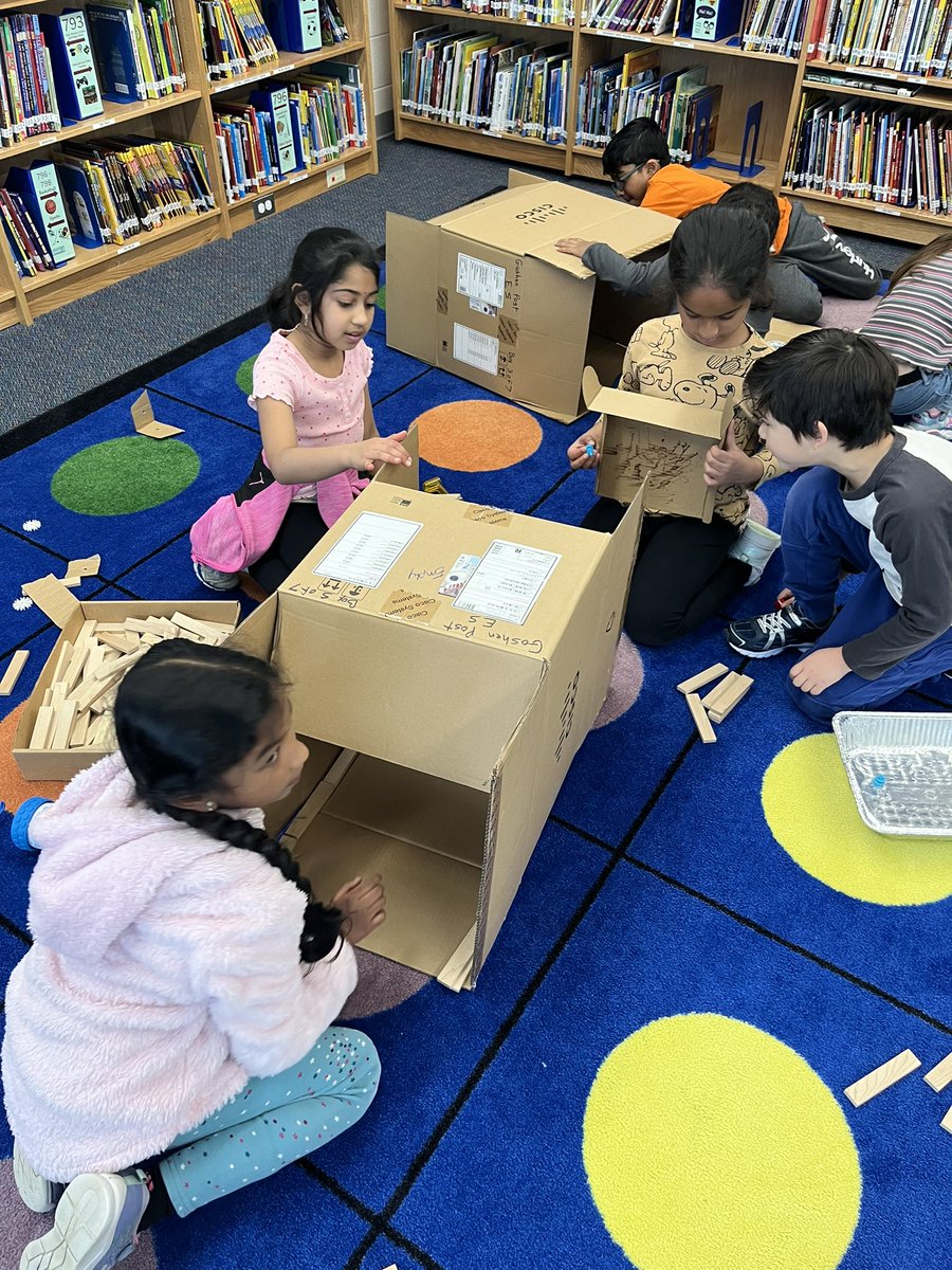 MsFletcher22's tweet photo. We had a blast in the library today with @GPE_GatorPond and @MrsAllenGPEIFT learning about simple machines! https://t.co/MrRNnpZSWi